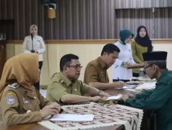 Bupati Dan Wakil Bupati Majene Serahkan Zakat Fitrah dan Zakat Mal,Ke Baznas