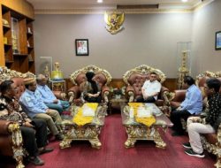 Prof.Dr.Wasilah ;Rektor STAIN Majene Temui Bupati